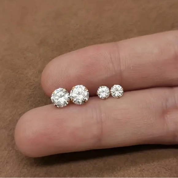 18 Karat Gold Plated Minimalist Stud Earrings Set - Picture 2 of 6